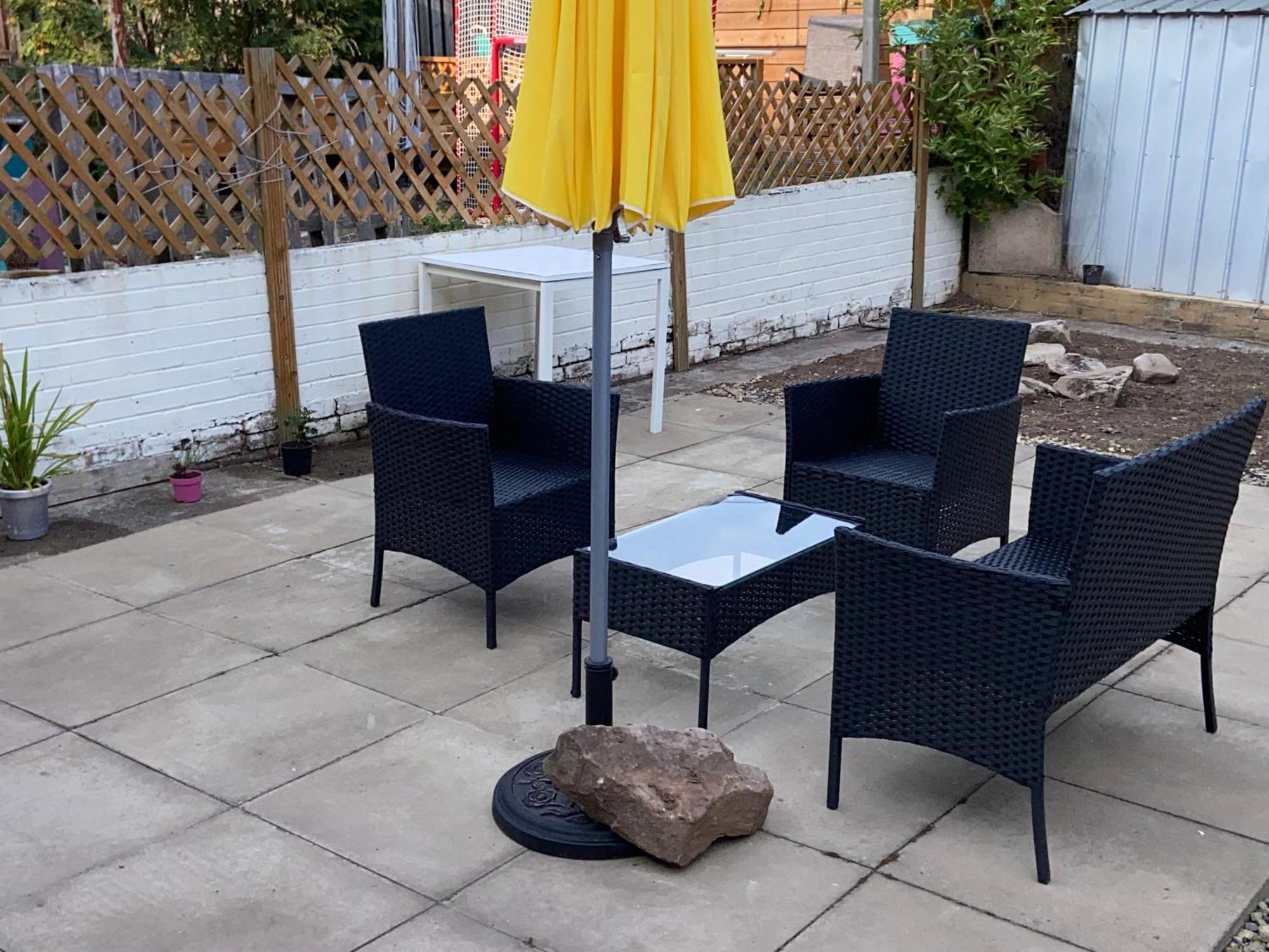 Private Lounge And Double Room Kilwinning Eksteriør bilde